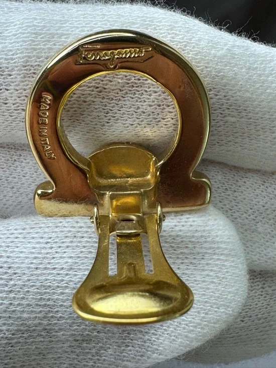 Ferragamo vintage Gancini pearl earrings with COA EUC - Picture 4 of 15